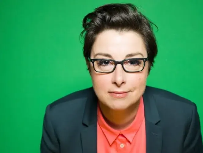 Portrait of Sue Perkins.