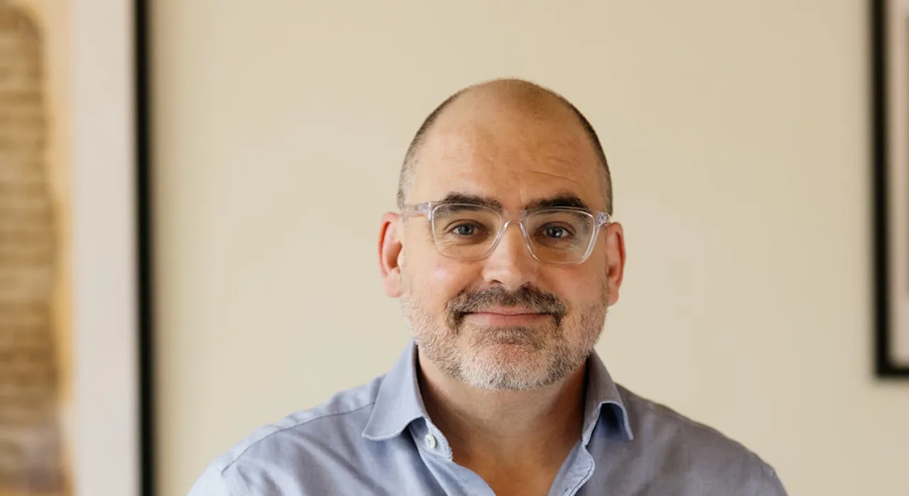 Profile of  Christopher Warnes