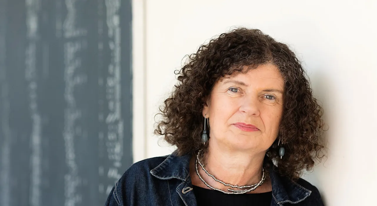Profile of Clare Pettitt