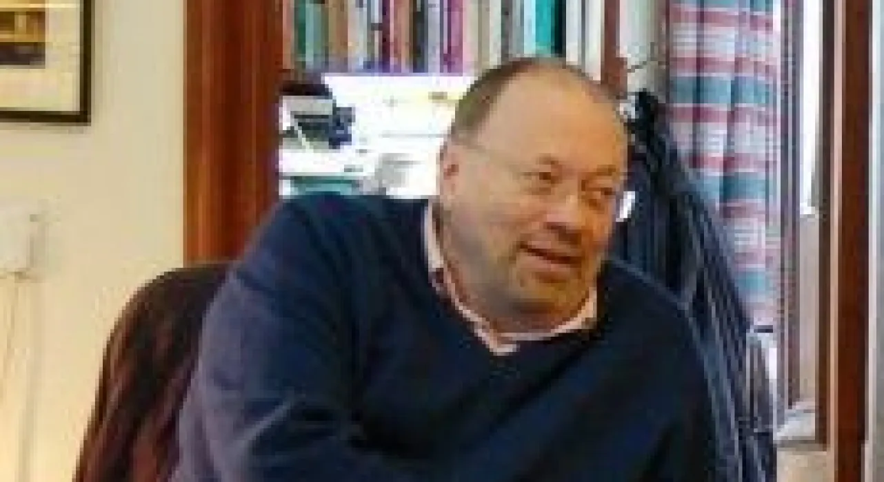 Portrait of Ian Patterson