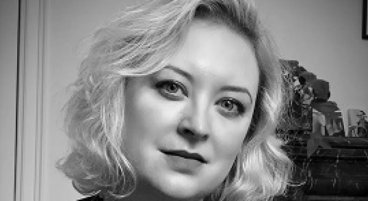 Portrait of Sarah Kennedy.