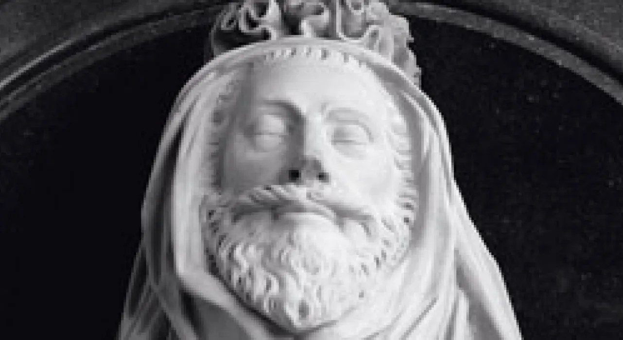 stone funeral effigy of John Donne